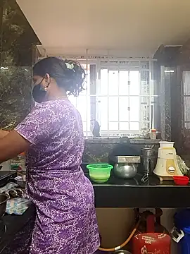 Tamil Shalini Lustyy online show from January 6, 2026, 1:53 am