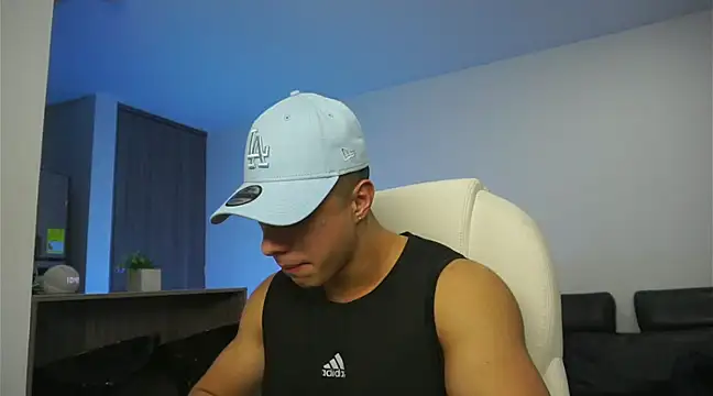 devin hunter1 online show from December 6, 2024, 3:41 am