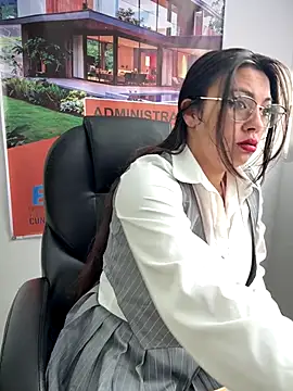 Snapshot of LIZ-06_ chatting on November 30, 2025, 3:27 pm LIZ-06 online show from November 30, 2025, 3:27 pm