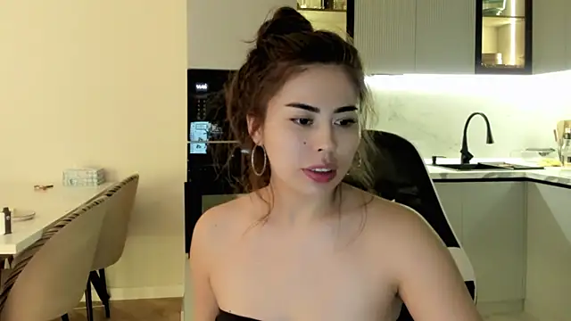 may mia online show from July 1, 2026, 7:57 pm