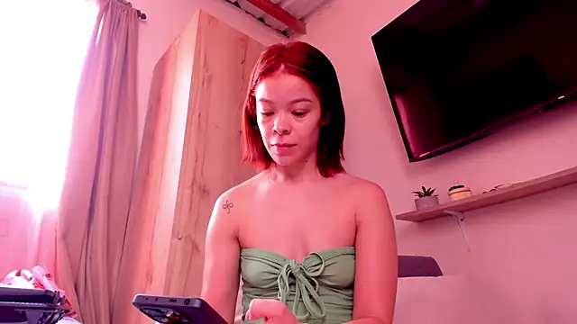 sofiaVelez01 online show from June 3, 2026, 4:34 pm