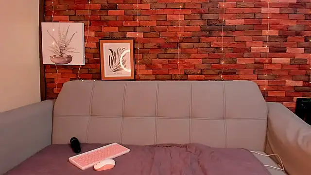 Snapshot of emmamillher chatting on January 31, 2025, 3:33 pm emmamillher online show from January 31, 2025, 3:33 pm