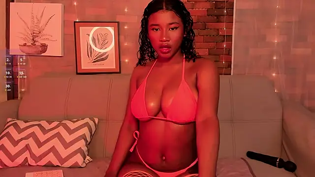 Snapshot of emmamillher chatting on March 20, 2025, 5:36 pm emmamillher online show from March 20, 2025, 5:36 pm