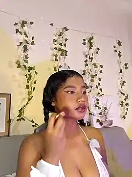 Snapshot of emmamillher chatting on September 20, 2025, 9:38 pm emmamillher online show from September 20, 2025, 9:38 pm