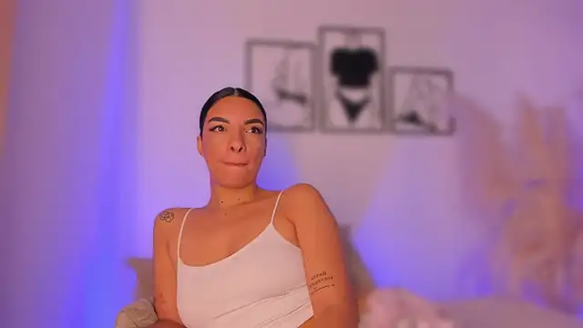 777AylinZ online show from April 14, 2026, 12:00 pm