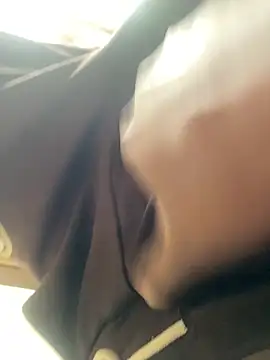 Snapshot of GangsterCouple-Aimy-Jonny chatting on March 1, 2026, 1:24 pm GangsterCouple-Aimy-Jonny online show from March 1, 2026, 1:24 pm