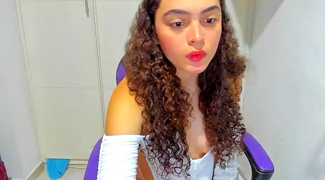 Snapshot of Lily_anal_squirt_ chatting on December 11, 2024, 8:18 pm Lily anal squirt online show from December 11, 2024, 8:18 pm