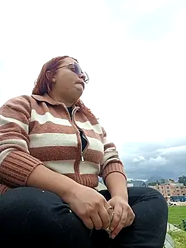 Snapshot of CURVY-HORNY chatting on September 24, 2025, 7:39 pm CURVY-HORNY online show from September 24, 2025, 7:39 pm