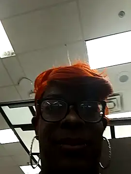 Snapshot of kobrashekyng chatting on October 6, 2025, 5:43 pm kobrashekyng online show from October 6, 2025, 5:43 pm