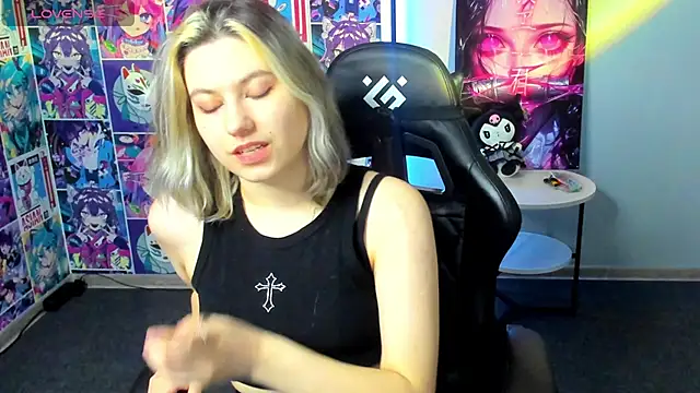 Snapshot of Bonni_Meiz chatting on February 19, 2025, 7:28 am Bonni Meiz online show from February 19, 2025, 7:28 am