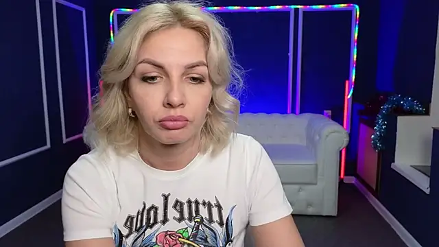 Snapshot of Barbara_Blonde chatting on January 2, 2025, 4:30 am Barbara Blonde online show from January 2, 2025, 4:30 am