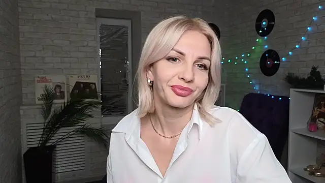 Snapshot of Barbara_Blonde chatting on February 4, 2025, 1:59 pm Barbara Blonde online show from February 4, 2025, 1:59 pm