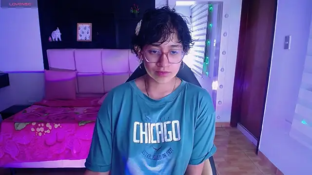 Lili Gomez  online show from January 10, 2026, 11:23 am