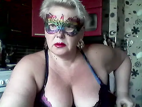 Lisa Suzie online show from May 14, 2026, 7:04 am
