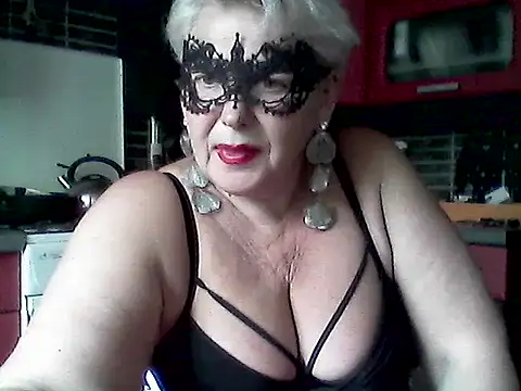 Snapshot of Lisa_Suzie chatting on June 19, 2026, 10:08 am Lisa Suzie online show from June 19, 2026, 10:08 am