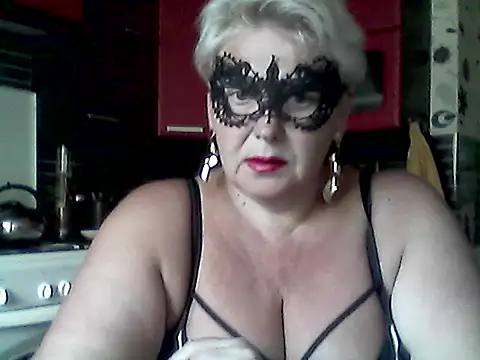 Snapshot of Lisa_Suzie chatting on June 26, 2026, 8:52 am Lisa Suzie online show from June 26, 2026, 8:52 am