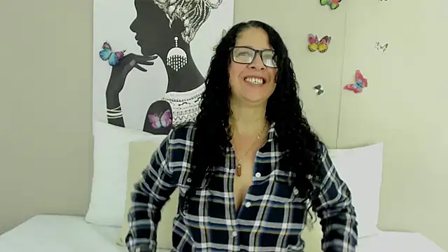 Adelesmithh online show from December 2, 2025, 11:37 am