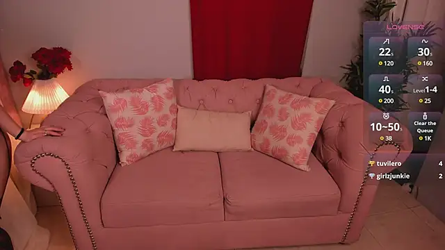 Lia Sweett  online show from February 24, 2025, 6:26 pm