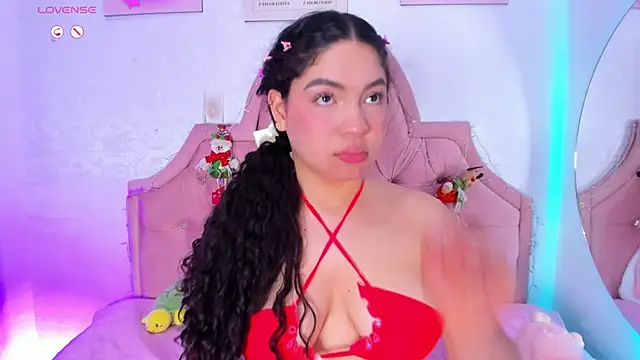 amandalee01 online show from December 3, 2025, 6:50 pm