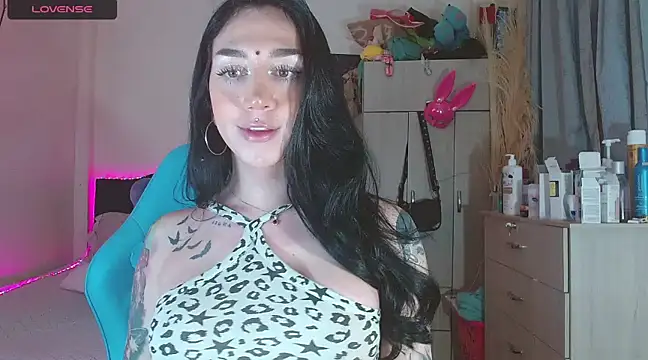 Snapshot of karla_zambrano chatting on February 25, 2025, 7:36 pm karla zambrano online show from February 25, 2025, 7:36 pm