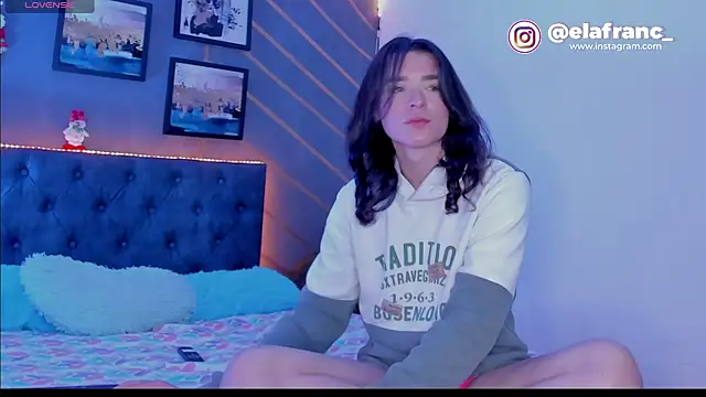 elafranco  online show from December 24, 2024, 3:38 am