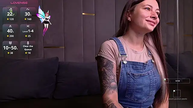 Ishtar Divine online show from September 14, 2025, 4:55 am