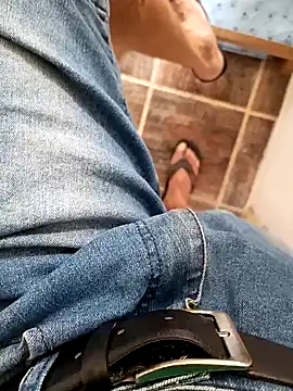 paubabando  online show from March 15, 2025, 1:29 pm