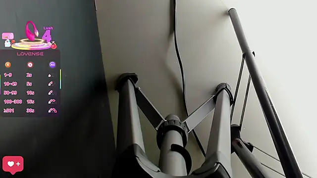 Tamaraa Serra online show from October 23, 2025, 12:59 pm