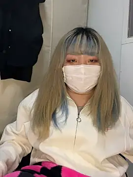 YUNA-yuna online show from December 28, 2024, 11:52 am