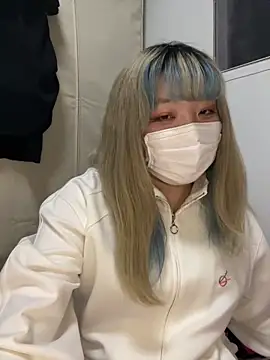 YUNA-yuna online show from December 28, 2024, 3:59 pm