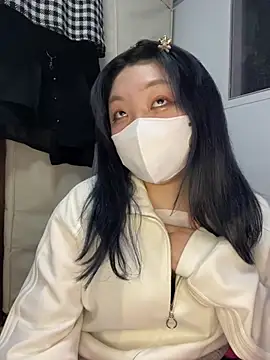 YUNA-yuna online show from January 21, 2025, 1:00 pm