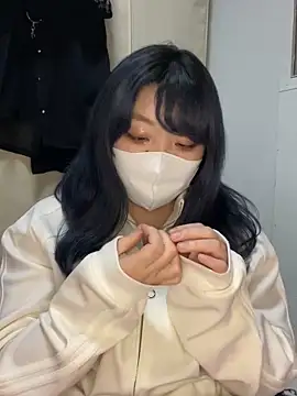 YUNA-yuna online show from January 23, 2025, 2:17 pm