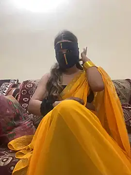 Snapshot of HoneyBearCpl chatting on January 2, 2025, 4:02 pm HoneyBearCpl online show from January 2, 2025, 4:02 pm