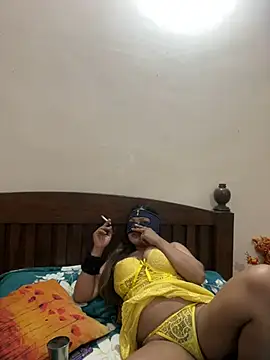 Snapshot of HoneyBearCpl chatting on February 4, 2025, 4:50 pm HoneyBearCpl online show from February 4, 2025, 4:50 pm