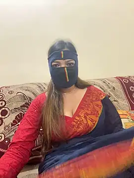 Snapshot of HoneyBearCpl chatting on February 21, 2025, 3:43 pm HoneyBearCpl online show from February 21, 2025, 3:43 pm