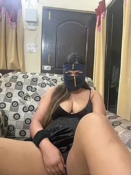 Snapshot of HoneyBearCpl chatting on February 22, 2025, 4:19 pm HoneyBearCpl online show from February 22, 2025, 4:19 pm