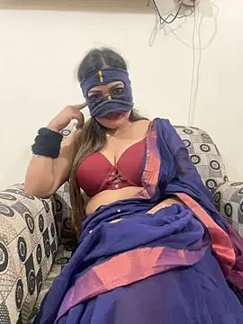 Snapshot of HoneyBearCpl chatting on March 1, 2025, 7:48 pm HoneyBearCpl online show from March 1, 2025, 7:48 pm