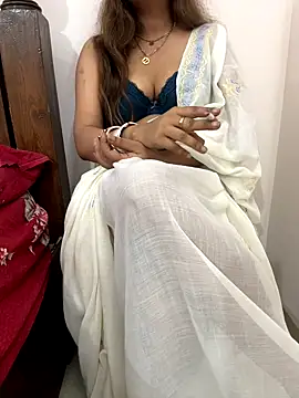 Snapshot of HoneyBearCpl chatting on October 29, 2025, 3:36 pm HoneyBearCpl online show from October 29, 2025, 3:36 pm