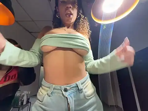 Snapshot of sade_jackson1 chatting on March 17, 2026, 3:44 am sade jackson1 online show from March 17, 2026, 3:44 am