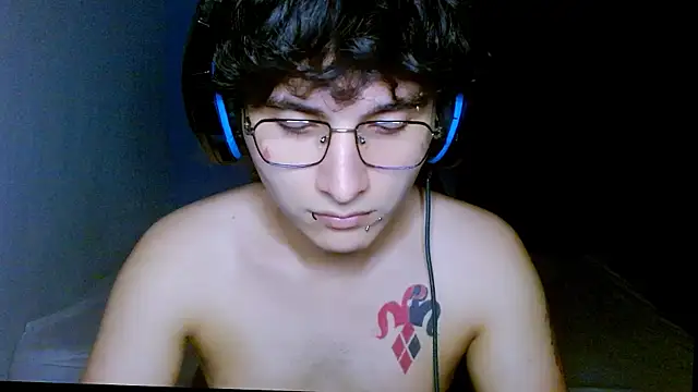 Snapshot of Charley_quin chatting on April 26, 2026, 11:46 pm Charley quin online show from April 26, 2026, 11:46 pm