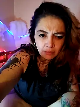 poisson ivy online show from November 16, 2025, 9:37 am