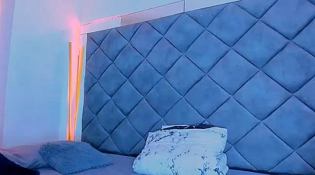 Nellyhills online show from March 12, 2025, 6:22 pm