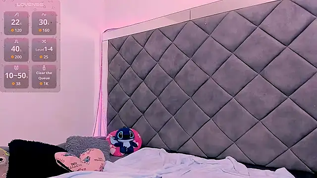 Nellyhills online show from November 29, 2025, 4:21 pm