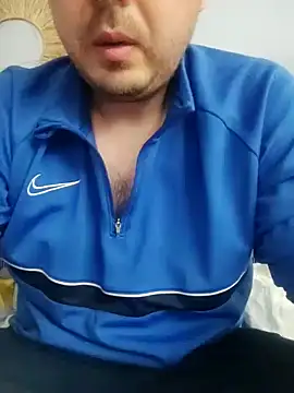 Snapshot of CuteMan33 chatting on October 17, 2025, 10:23 pm CuteMan33 online show from October 17, 2025, 10:23 pm