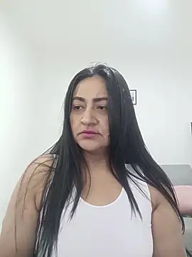 Adele Sweett online show from November 19, 2025, 10:37 am