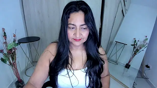 Snapshot of Adele_Sweett chatting on May 28, 2026, 10:34 am Adele Sweett online show from May 28, 2026, 10:34 am