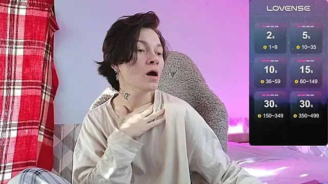 esajukyy online show from October 25, 2025, 4:31 am