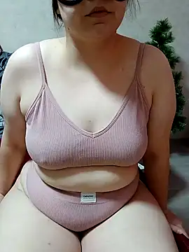 Snapshot of Miranda_Nancy chatting on January 26, 2025, 2:41 pm Miranda Nancy online show from January 26, 2025, 2:41 pm