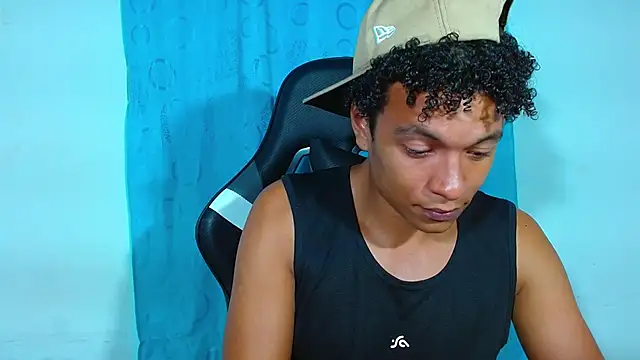 Snapshot of Black_Diamon_ chatting on March 13, 2025, 7:09 am Black Diamon online show from March 13, 2025, 7:09 am