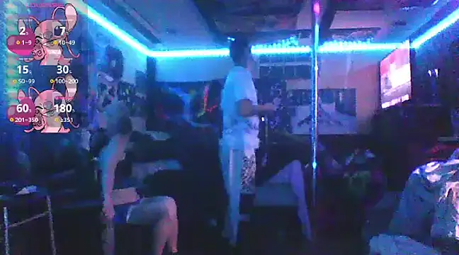 Snapshot of Stonermama666420 chatting on December 31, 2024, 5:11 am Stonermama666420 online show from December 31, 2024, 5:11 am